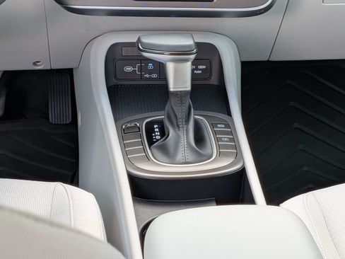 Used 2025 Hyundai Kona SEL FWD image 19
