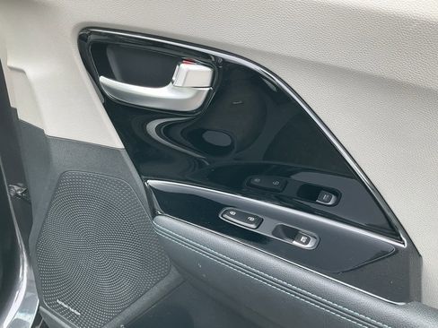 Used 2019 Kia Niro EX Premium w/ Sunroof Package image 64