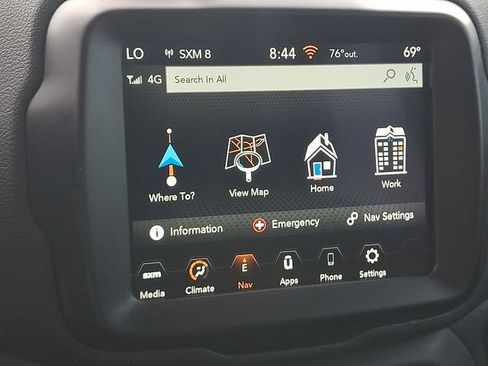 Used 2023 Jeep Renegade Latitude AWD/4WD image 17