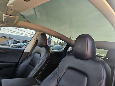 Used 2023 Tesla Model Y Long Range AWD/4WD image 23