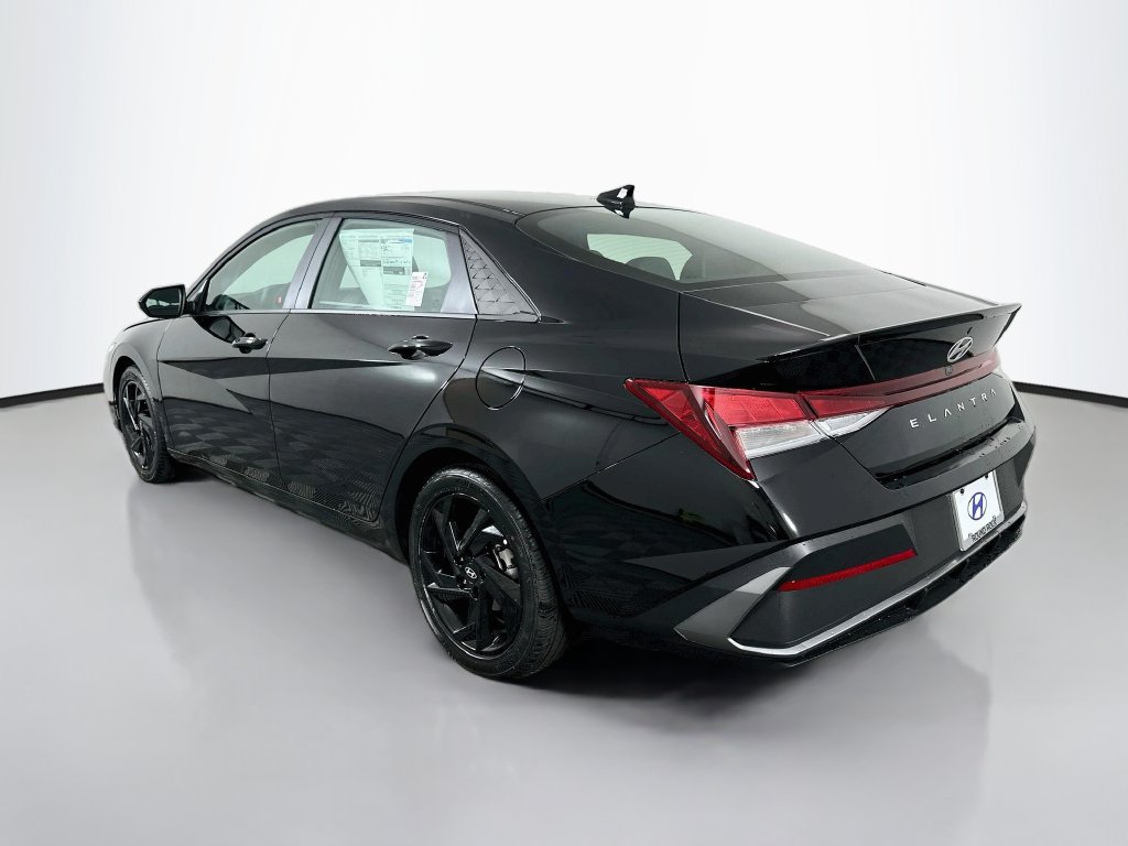 New 2026 Hyundai Elantra SEL Sport FWD image 7