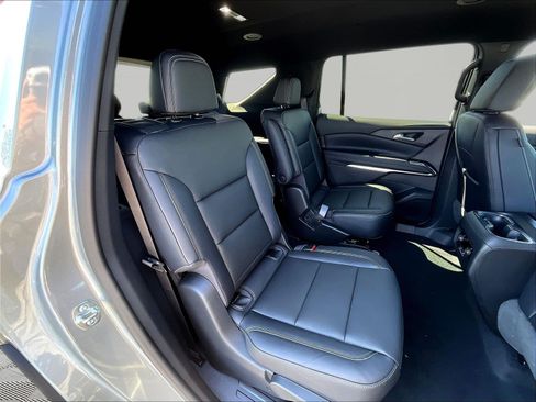 New 2026 Chevrolet Traverse LT w/ Driver Confidence Package AWD/4WD image 11