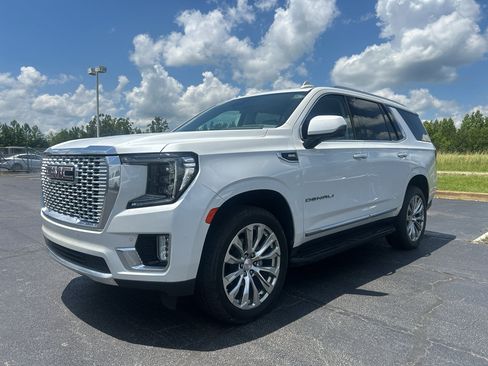 Used 2024 GMC Yukon Denali AWD/4WD image 3