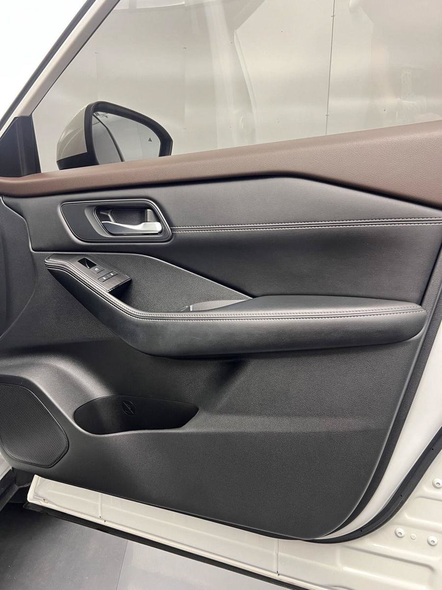 Used 2023 Nissan Rogue SV w/ SV Premium B Package FWD image 42