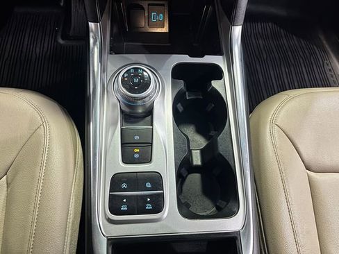 Used 2020 Ford Explorer XLT w/ Equipment Group 202A RWD image 24