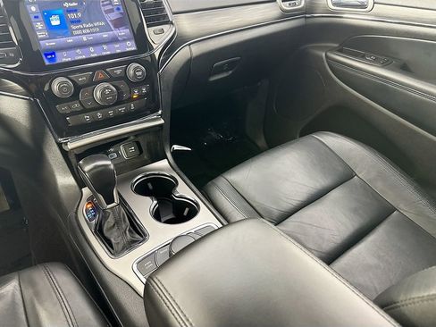 Used 2020 Jeep Grand Cherokee Limited w/ Premium Lighting Group image 29