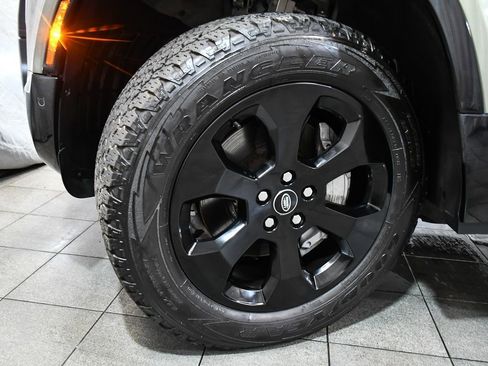 Used 2023 Land Rover Defender 110 X-Dynamic SE image 7