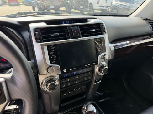 Used 2021 Toyota 4Runner Limited AWD/4WD image 19