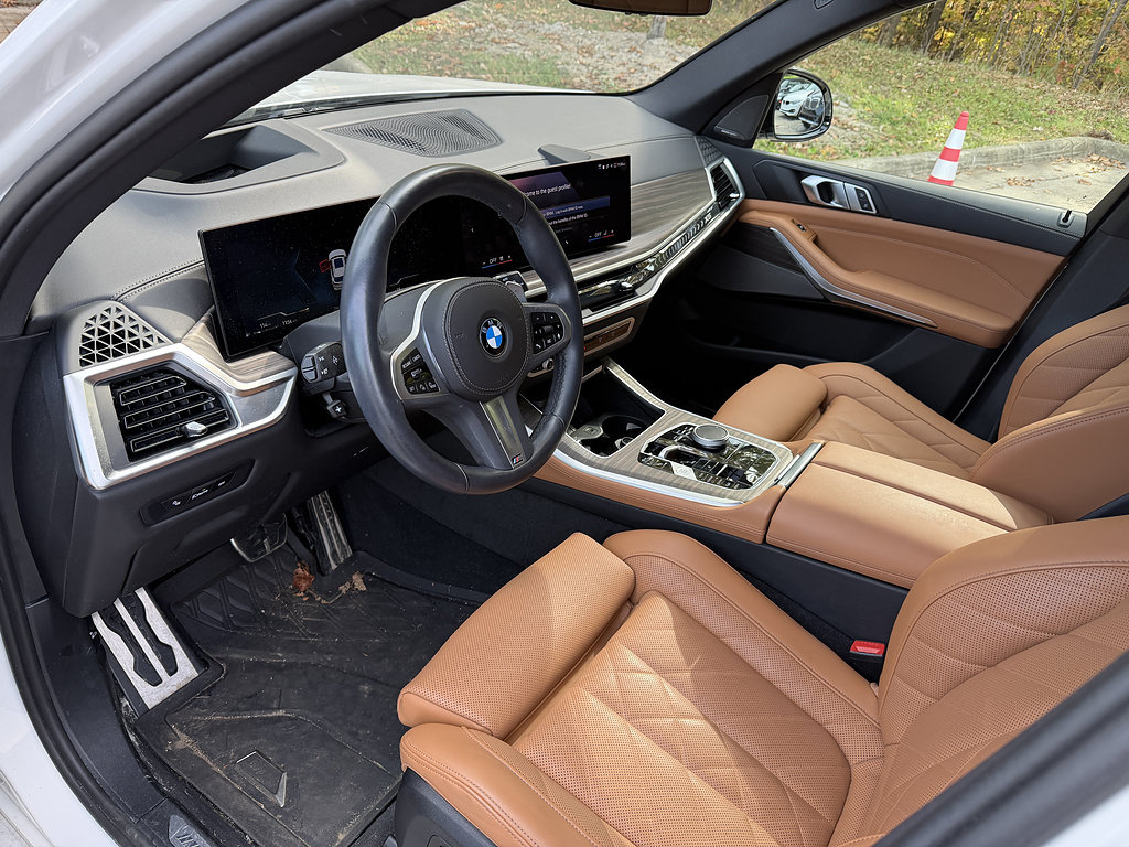 Used 2024 BMW X5 xDrive40i w/ M Sport Package AWD/4WD image 5
