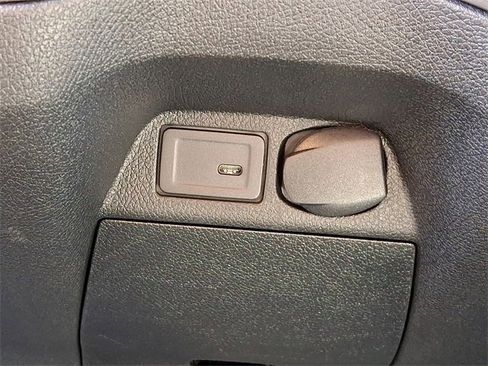 Used 2025 Mercedes-Benz Sprinter 2500 image 24