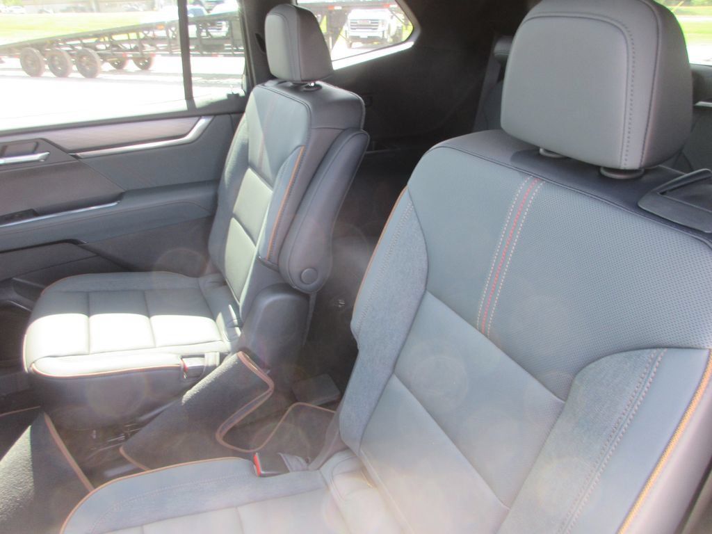 New 2027 GMC Acadia AT4 w/ AT4 Reserve Package AWD/4WD image 12