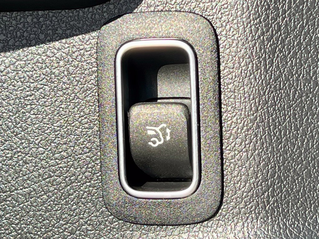 Certified 2023 Mercedes-Benz GLA 250 4MATIC image 36