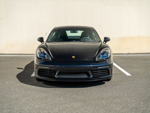 Used 2025 Porsche 718 Cayman image 6
