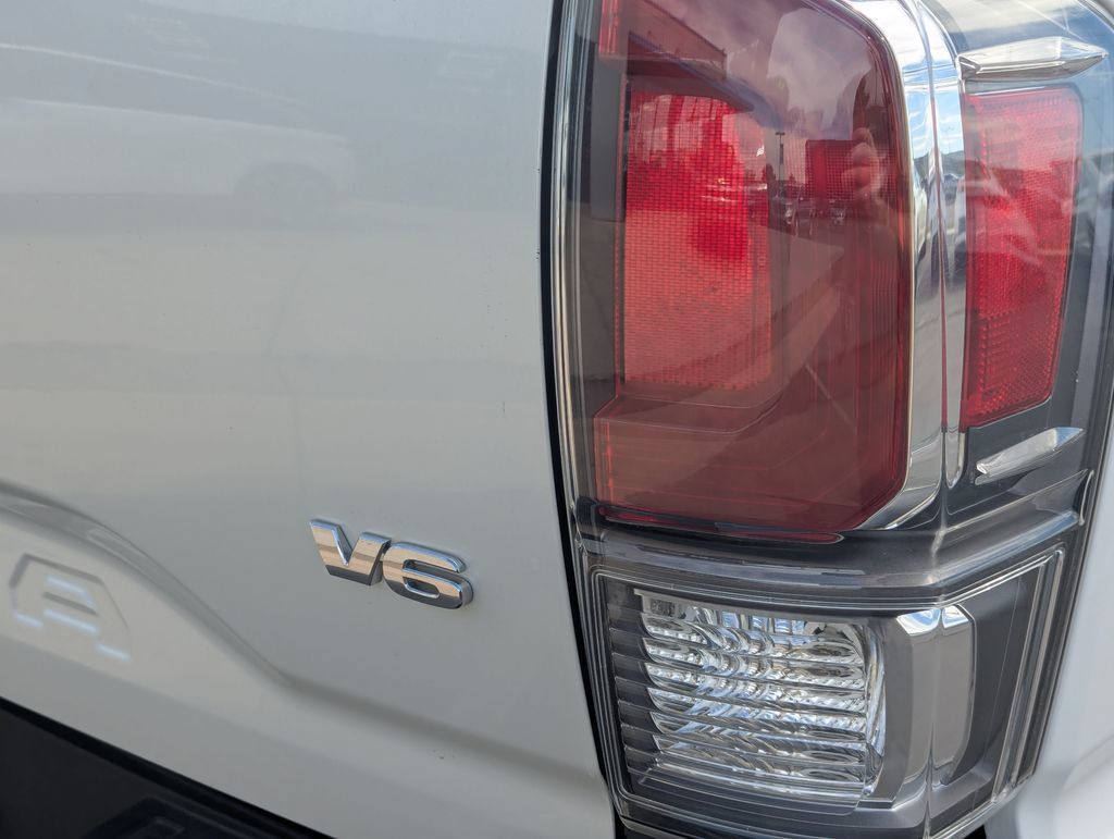 Used 2023 Toyota Tacoma TRD Off-Road AWD/4WD image 5