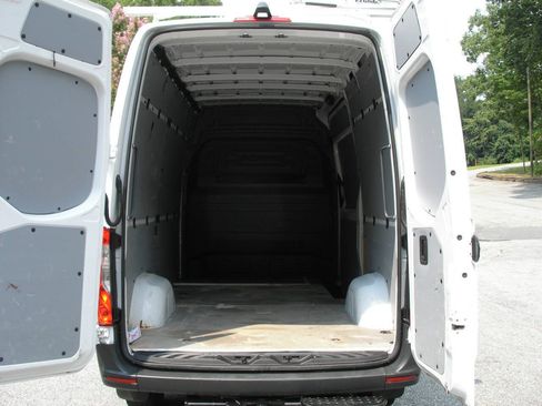 Used 2020 Mercedes-Benz Sprinter 2500 image 6