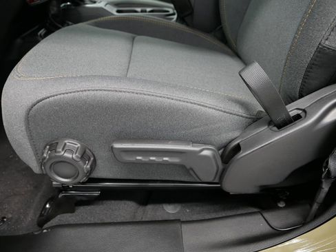 New 2025 Jeep Gladiator Willys image 38