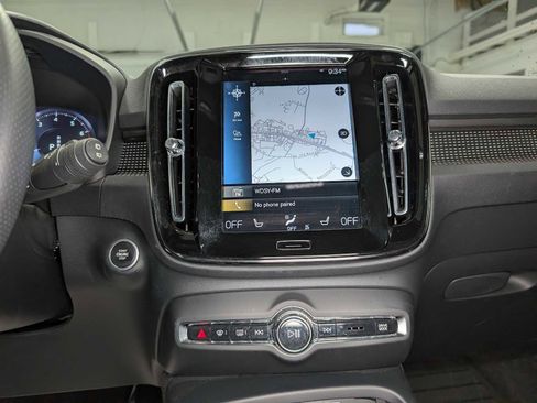 Used 2021 Volvo XC40 T5 R-Design w/ Advanced Package image 33