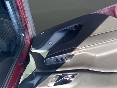 Used 2018 GMC Acadia SLT image 11