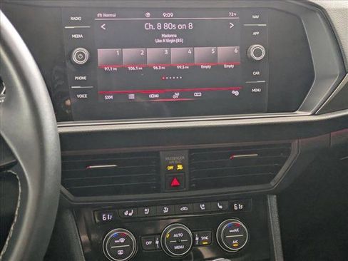 Used 2021 Volkswagen Jetta SEL Premium image 13