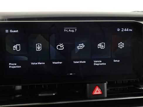 Used 2025 Kia Carnival FWD image 33