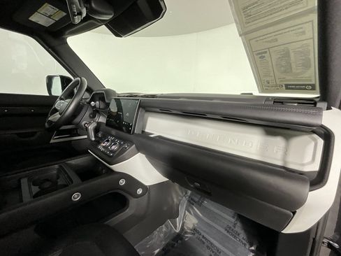 Used 2022 Land Rover Defender 110 X-Dynamic HSE image 19