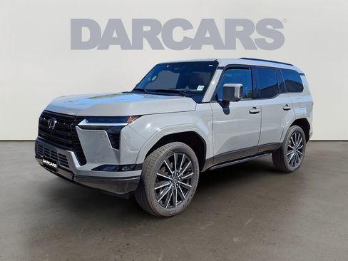 Used 2024 Lexus GX 550 w/ Accessory Package (2T) AWD/4WD image 2