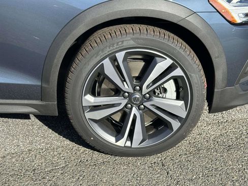 New 2026 Volvo V60 B5 Cross Country Plus w/ Climate Package image 24