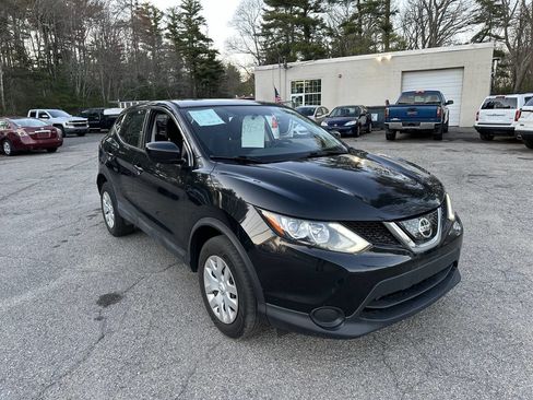 Used 2018 Nissan Rogue Sport S AWD/4WD image 9