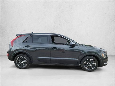 Used 2023 Kia Niro LX FWD image 4