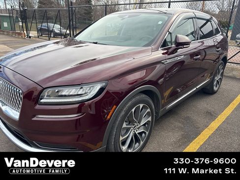 Used 2022 Lincoln Nautilus Reserve image 1