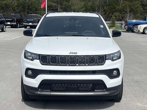 New 2026 Jeep Compass Latitude image 2
