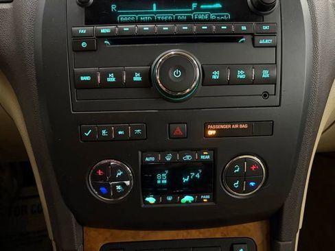 Used 2011 Buick Enclave CXL image 49