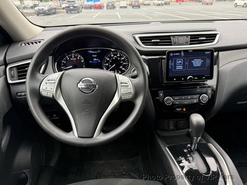 Used 2016 Nissan Rogue SV AWD/4WD image 14