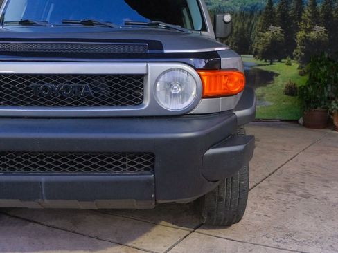 Used 2010 Toyota FJ Cruiser image 28