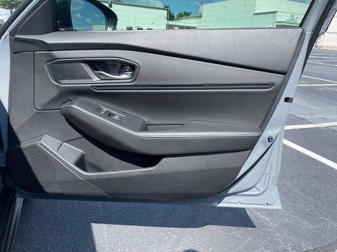 Used 2025 Honda Accord Sport image 30