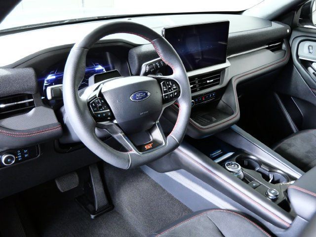 Certified 2025 Ford Explorer ST AWD/4WD image 3