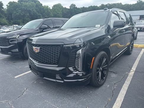 Used 2025 Cadillac Escalade Sport w/ Touring Package AWD/4WD image 4