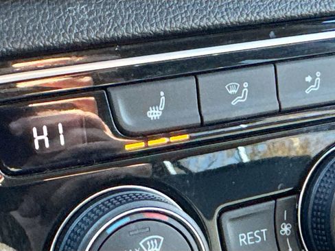 Used 2023 Volkswagen Atlas SE w/ Black Wheel Package image 16