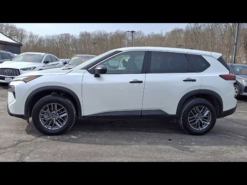 Certified 2025 Nissan Rogue S image 9