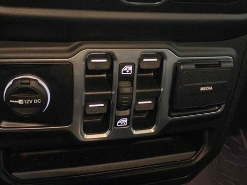 Used 2020 Jeep Gladiator Sport w/ Quick Order Package 24S AWD/4WD image 32