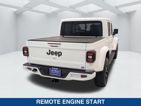 Used 2023 Jeep Gladiator Overland image 4