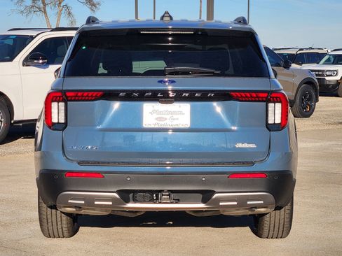 New 2026 Ford Explorer Active w/ Active Comfort Package image 8
