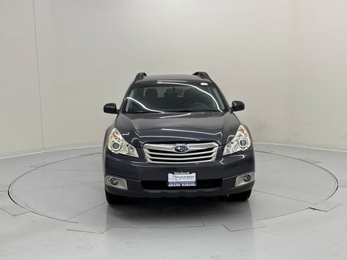 Used 2011 Subaru Outback 2.5i Premium image 8