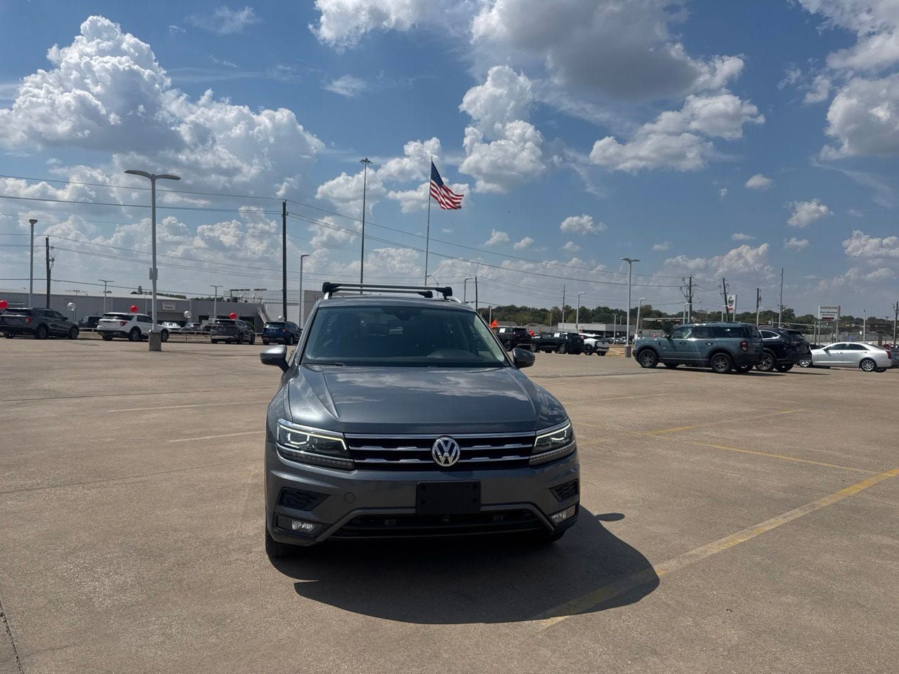 Used 2018 Volkswagen Tiguan SEL Premium FWD image 5