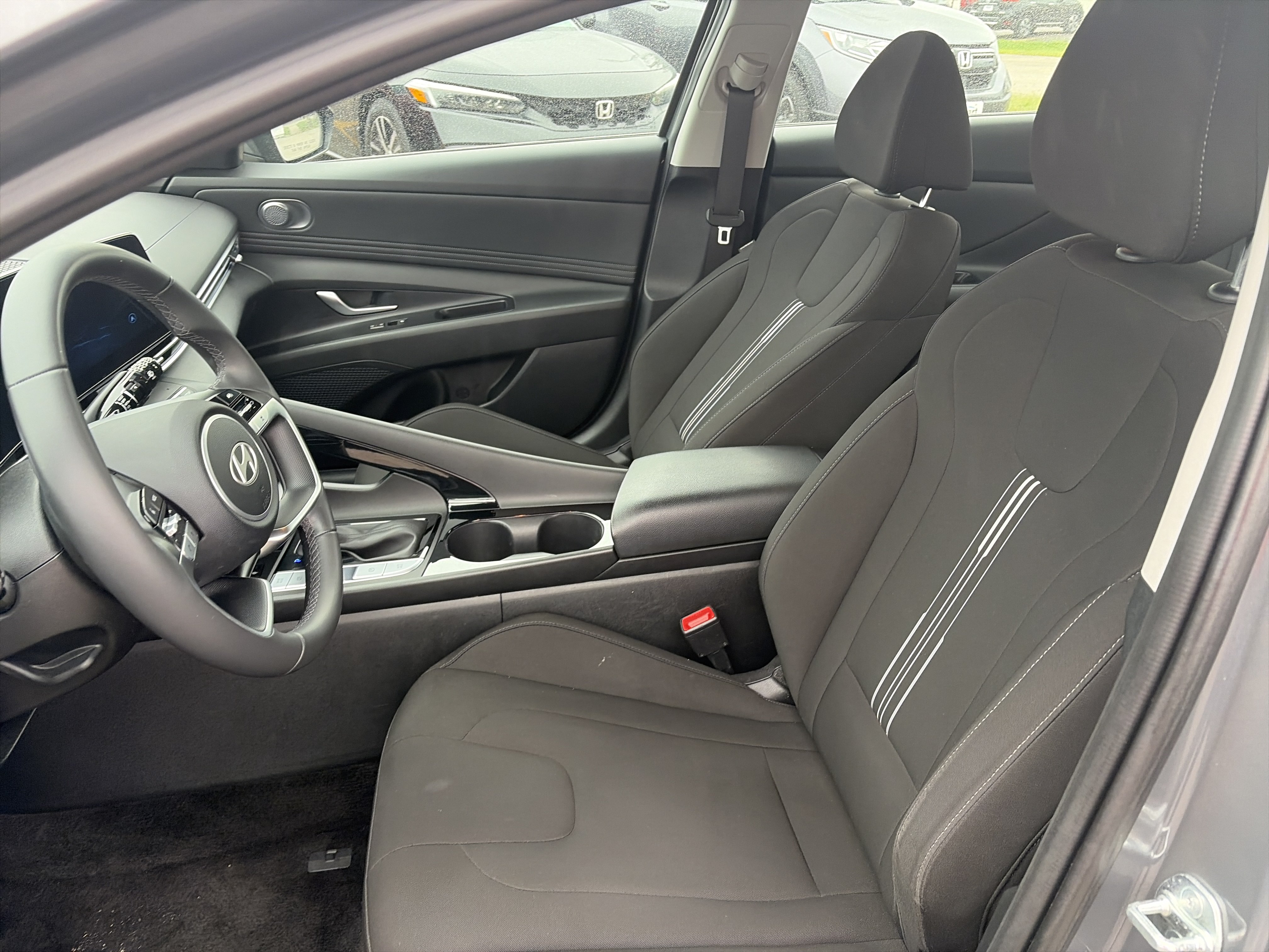 Used 2025 Hyundai Elantra SEL FWD image 15