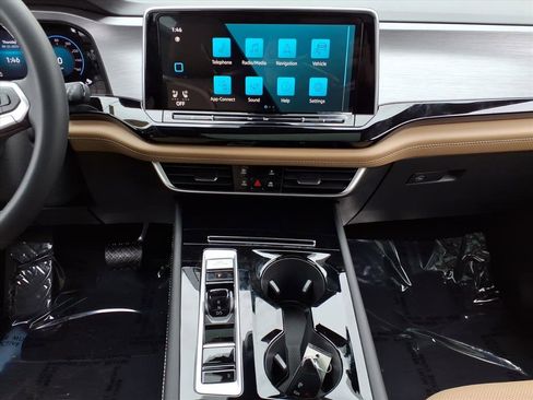 New 2026 Volkswagen Atlas Cross Sport SE image 9