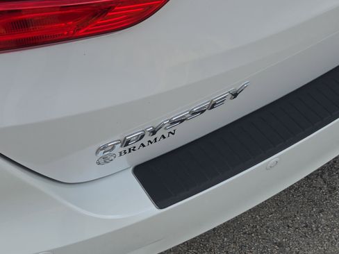 Certified 2023 Honda Odyssey Touring image 5