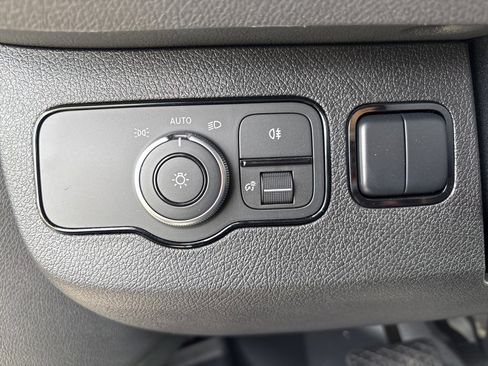 Used 2024 Mercedes-Benz Sprinter 2500 image 35