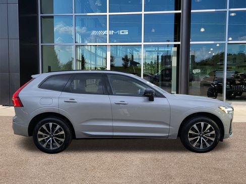 Used 2025 Volvo XC60 B5 Plus image 4