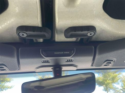 Used 2018 Jeep Wrangler Unlimited Sahara image 31